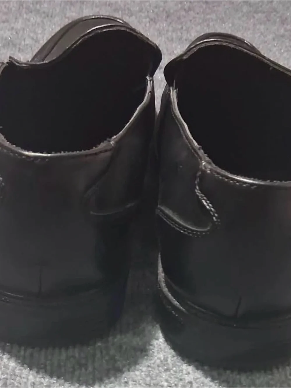 Croft & Barrow men's loafers feature the brand's 